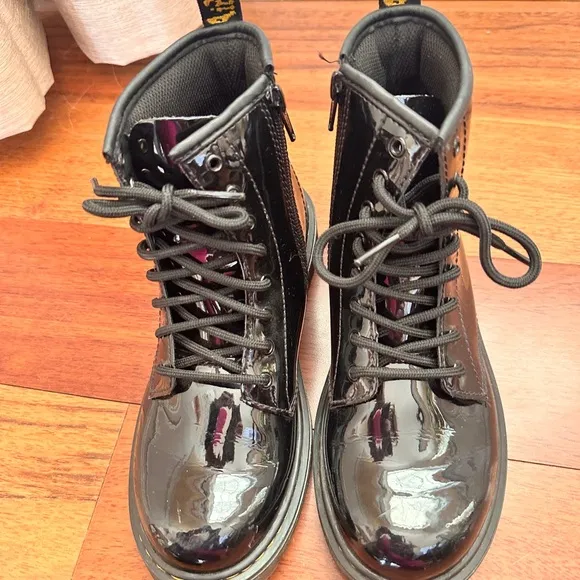 Dr. Martens Youth 1460 Patent Leather Lace Up Boots Inner Ankle Zipper Sz 4