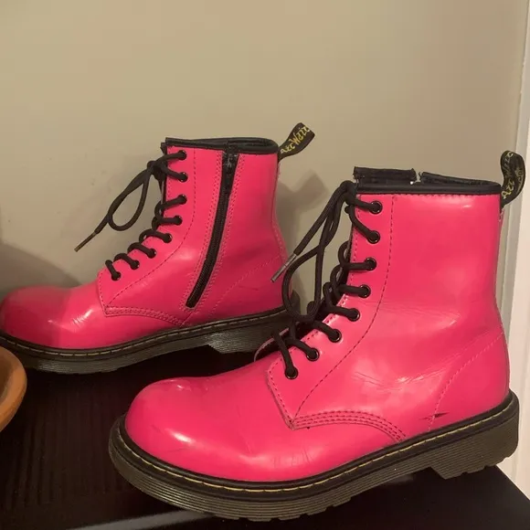 Dr. Martens Delaney Patent Leather Hot Pink Lace Up Combat Boots Women's 6