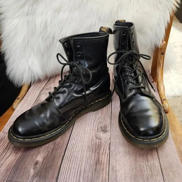 Dr. Martens women's black patent leather moto lace-up boots Sz 10