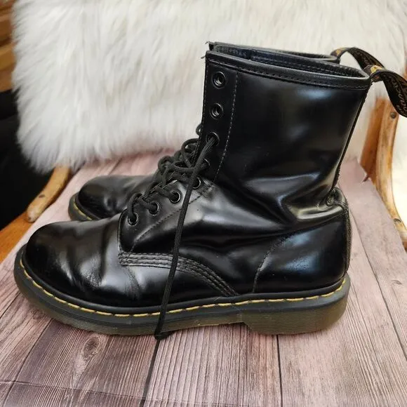 Dr. Martens women's black patent leather moto lace-up boots Sz 10