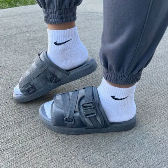 DRACO Cool Grey Dracos Slides Size 9-10 NWT in packaging