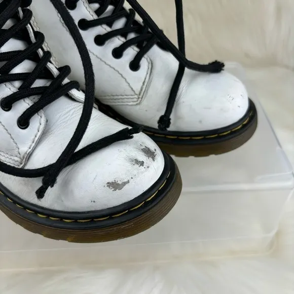DR.MARTENS 1460J LACE UP BOOTS SIZE 2