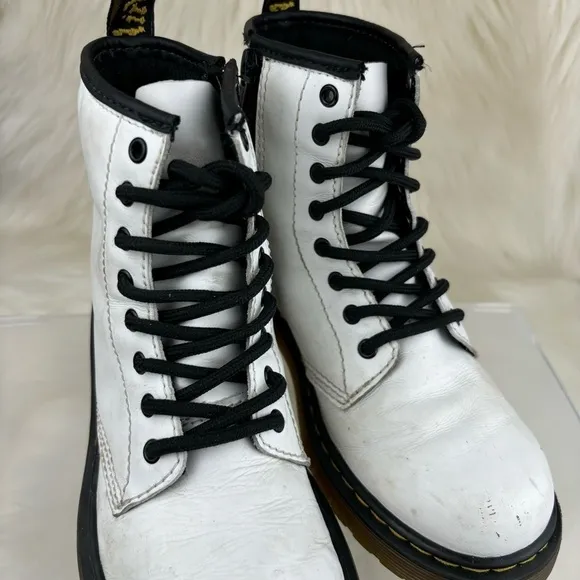 DR.MARTENS 1460J LACE UP BOOTS SIZE 2