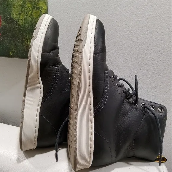 Dr.Martens Rigal Lace-Up Boots Size M-8 L-9