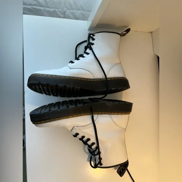 Dr.martens zavala Smooth Leather Lace Up Boots size 7