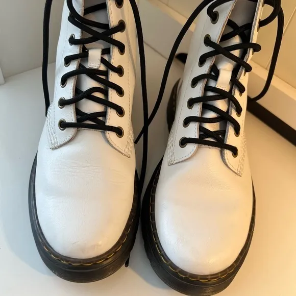 Dr.martens zavala Smooth Leather Lace Up Boots size 7