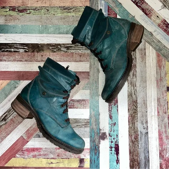 Dromedaris Kara Suede Teal Lace-Up Boots EUC Inside Zipper Leather Boho 8-8.5