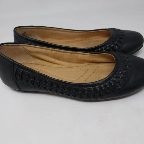 EARTH LEATHER SLIP ON FLATS. JETT BLACK. SIZE 8M.