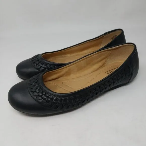 EARTH LEATHER SLIP ON FLATS. JETT BLACK. SIZE 8M.