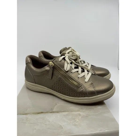 Earth Origins Womens Etta Platinum Metallic Leather Zip Shoes Size 7.5W Comfort