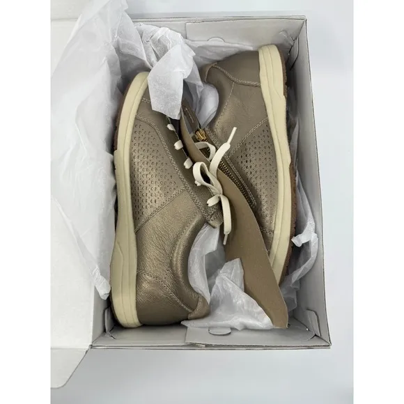 Earth Origins Womens Etta Platinum Metallic Leather Zip Shoes Size 7.5W Comfort