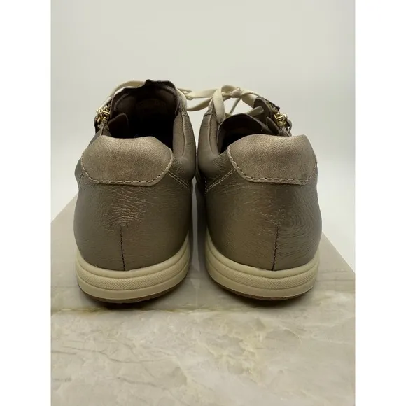 Earth Origins Womens Etta Platinum Metallic Leather Zip Shoes Size 7.5W Comfort
