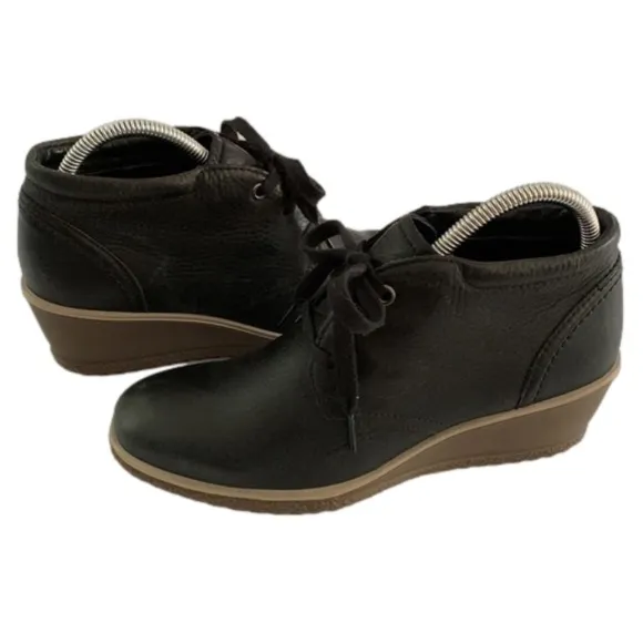 Ecco Camilla Wedge Lace Up Boots, Size US 7/7.5, Black Leather Brown Wedge