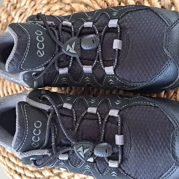 Ecco Womens Terracruise LT Black Waterproof Hiking/Outdoor Sneakers‎ Size 7-7.5