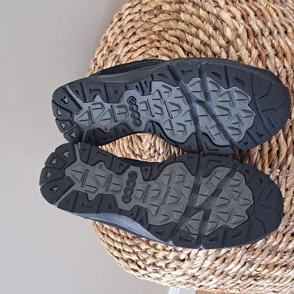 Ecco Womens Terracruise LT Black Waterproof Hiking/Outdoor Sneakers‎ Size 7-7.5