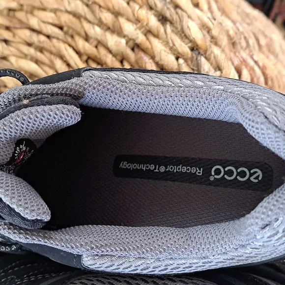 Ecco Womens Terracruise LT Black Waterproof Hiking/Outdoor Sneakers‎ Size 7-7.5