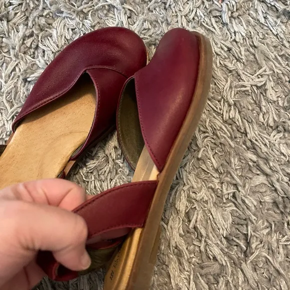 El Naturalista Red Flats Comfortable Slip-On Loafers