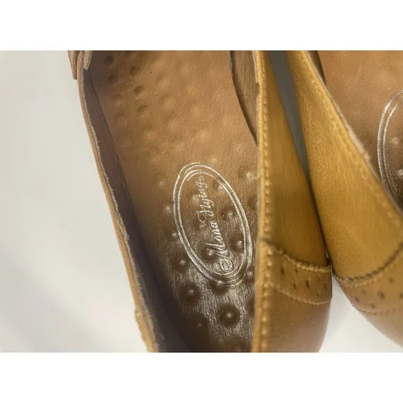 EUC Mona Flying Women's Comfort Real Italian Brown Leather Loafers Sz 9