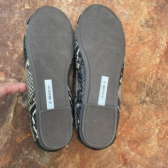 EUC Vionic “Minna Boa” Black Reptile Print Ballet Flats