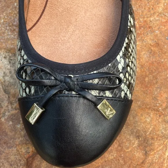 EUC Vionic “Minna Boa” Black Reptile Print Ballet Flats