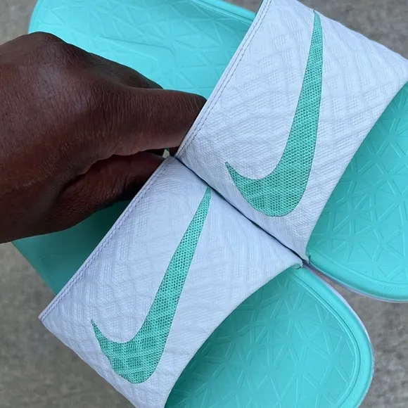 EUC WMNS NIKE BENASSI SOLARSOFT SLIDESJDI TEALS WHITES AQUAS TIFFANYS MINTS