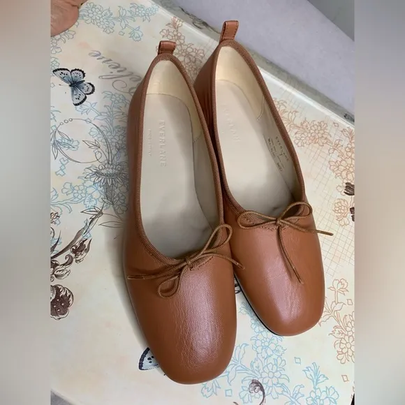 Everlane Tan Leather Ballet Flats Minimalist Design