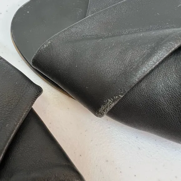 Everlane The Day Crossover Leather Slide Size 8 Black