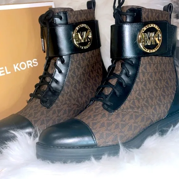 Fancy Micheal Kors TATUM BOOT - Lace-up and zipper ankle boots with big logo