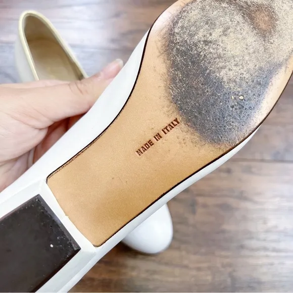 Ferragamo • vintage Vara Bow Shoes cream white gold  pumps low heel 90s classic