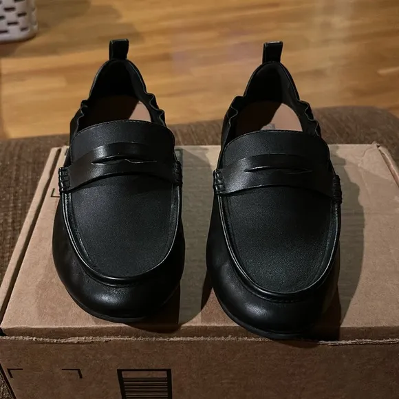 FITFLOP women’s Allegro Leather Penny Loafers