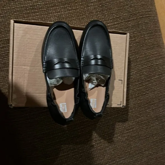 FITFLOP women’s Allegro Leather Penny Loafers