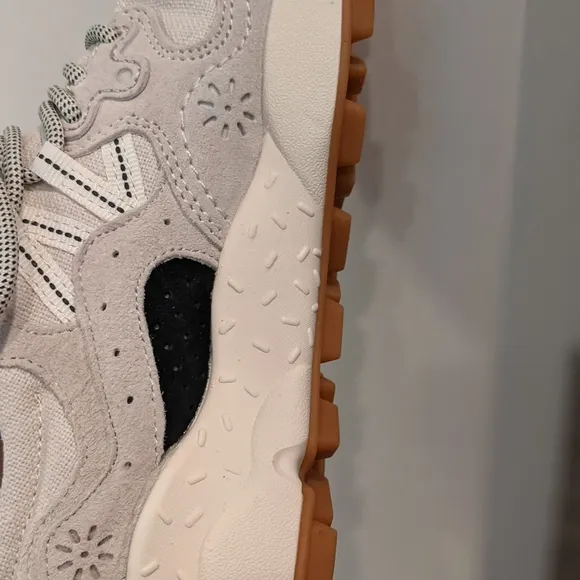 Flower Mountain sneakers 8.5