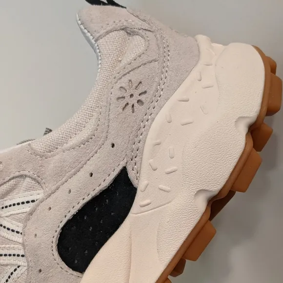 Flower Mountain sneakers 8.5