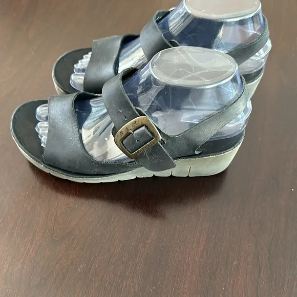 Fly London Womens Casual Yail Black Sandals Sz 37(US 6-6.5) Boho Coastal Grandma