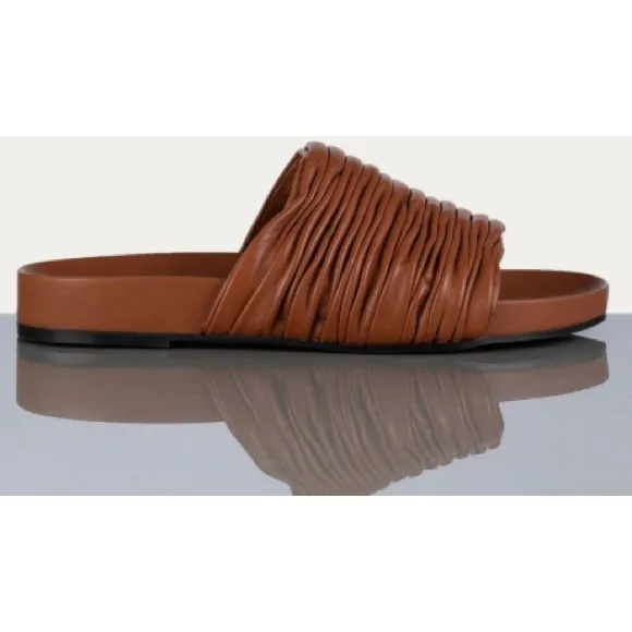 Frame Le Reese slide
