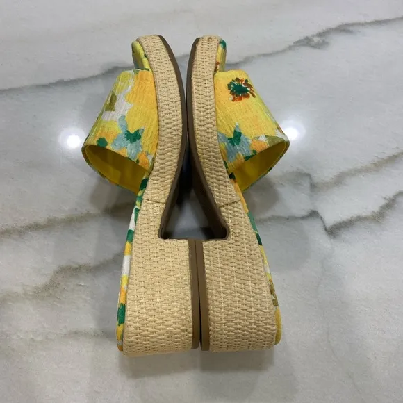 Franco Sarto Sandals Size 8 Yellow Floral Slide Sandals NWOT