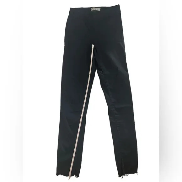 Free People Easy Goes It Jegging Black Raw Edge pull on jean denim leggings 24