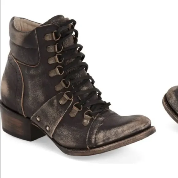 Freebird by Steven Gage Distressed Leather Lace-up Boots 7 Boho Western Biker