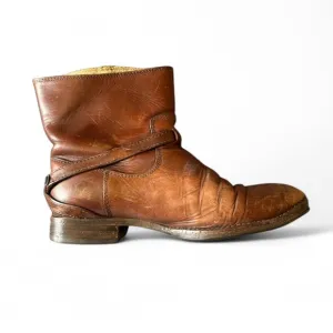 Frye Lindsay Plate Short Boots Distressed Cognac Leather Harness Ankle Booties 7
