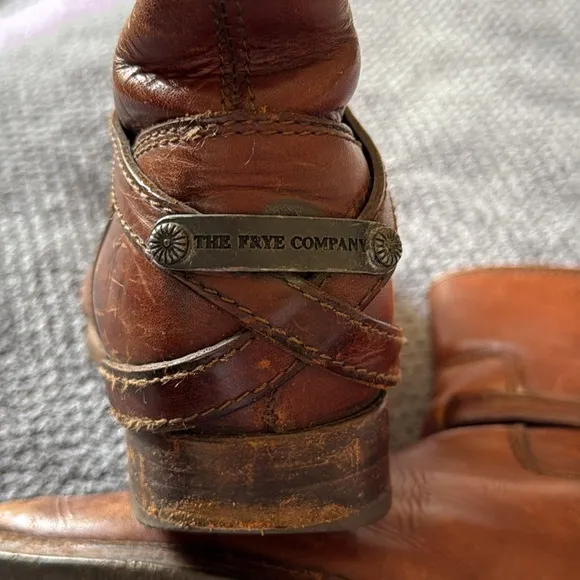 Frye Lindsay Plate Short Boots Distressed Cognac Leather Harness Ankle Booties 7