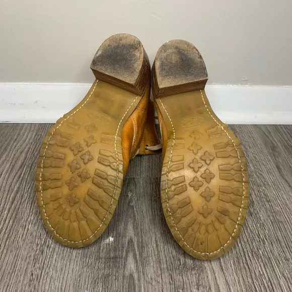 Frye Sabrina lace up heeled ankle boots