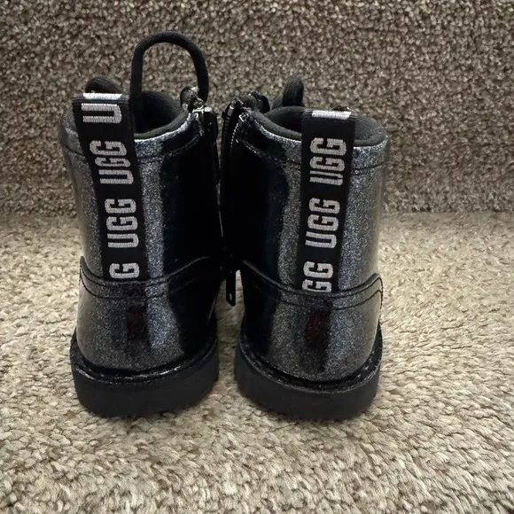 Girl's Boots UGG Kids Ashton Lace-Up Glitter Size 10