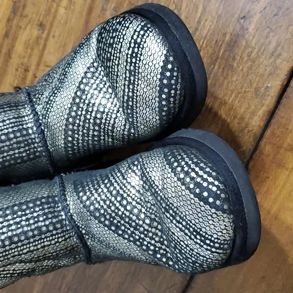 Girls Ugg Bailey Boots