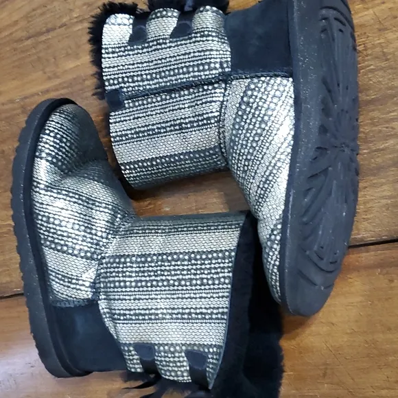 Girls Ugg Bailey Boots