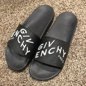 Givenchy Black and White Logo Slides