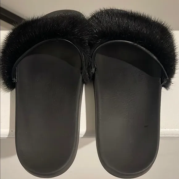 Givenchy Black Fur Slippers with Plush Comfort