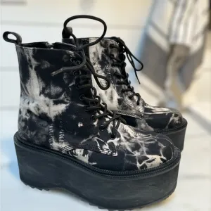 Goth / Punk “Vegan” Funky “ Warp” Biker Platform Boots 7.5