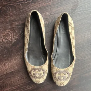 Gucci Beige/Ebony GG Canvas Ballet Flats