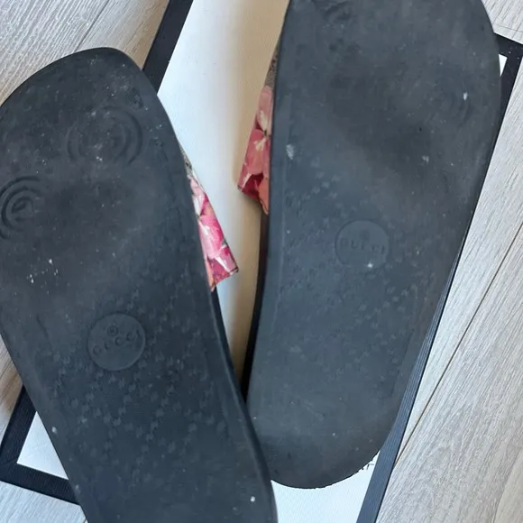 Gucci Black Floral Slide Sandals