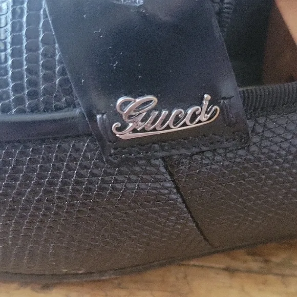 Gucci Black Leather Loafers Sleek Slip-Ons